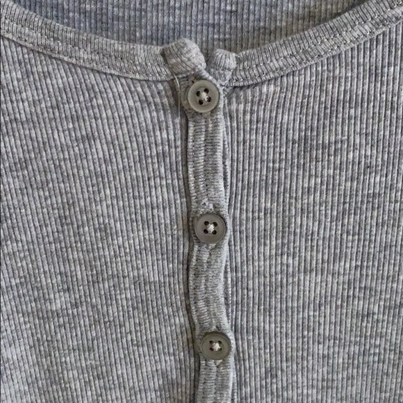 GRAY BRANDY MELVILLE ZELLY TOP - Picture 2 of 4